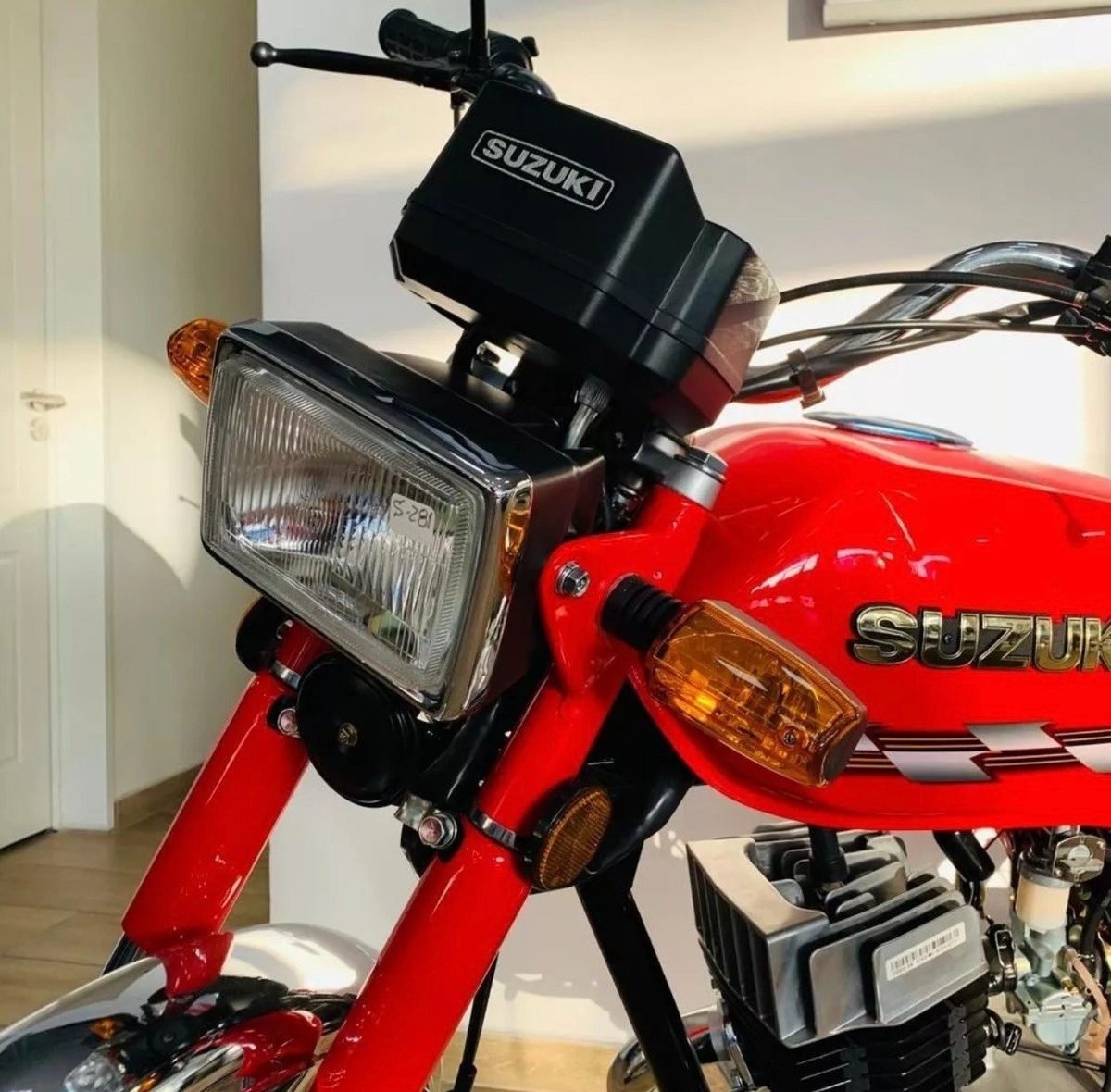 SUZUKI AX100, foto 6